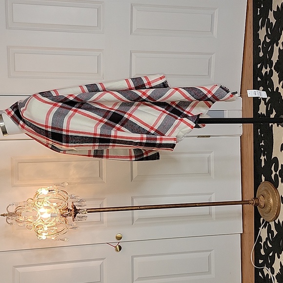 NWT Ann Taylor 60" x 62" Blanket Scarf - Picture 4 of 9